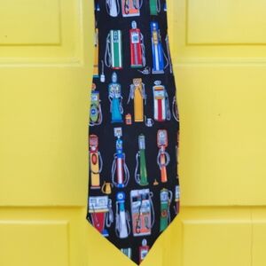 Vintage Nicole Miller 1995 Logo Gas Pump Novelty Silk Necktie – 64” x 3.25”